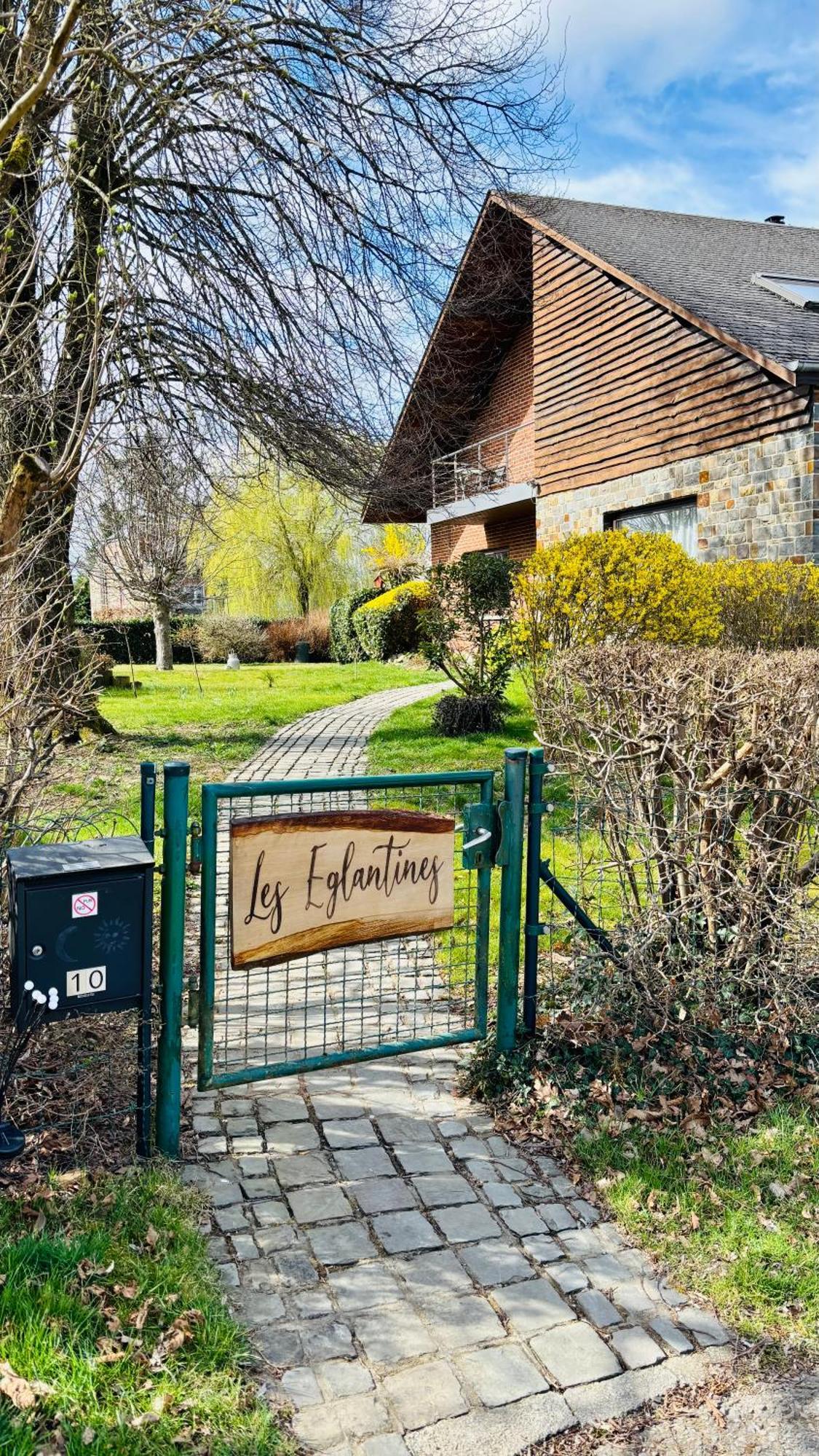 Les Eglantines Apartment Marche-en-Famenne Exterior foto